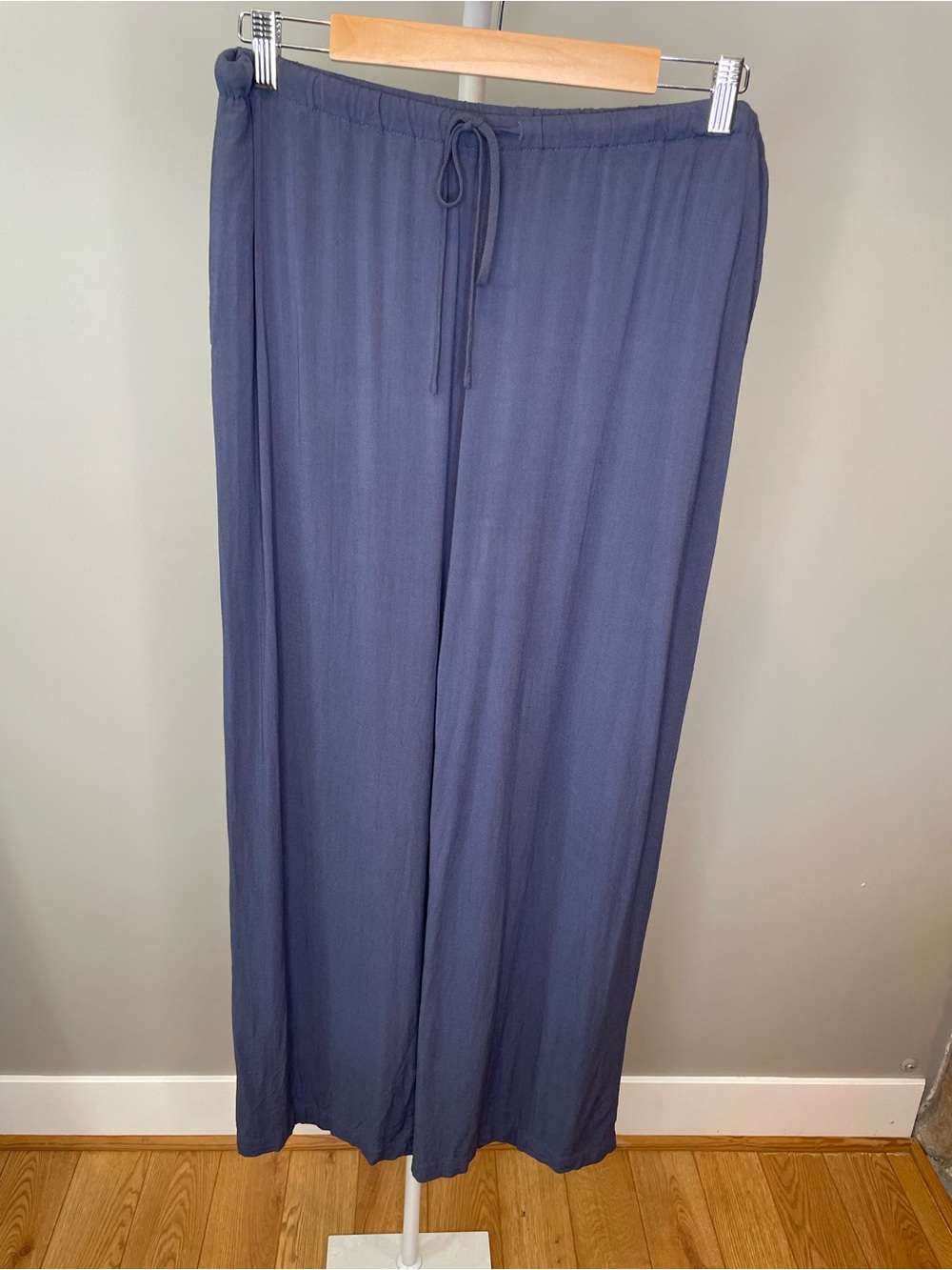 Hunter & Brown Wide-Leg 100% Rayon Drawstring Pants in Slate Gray- Large